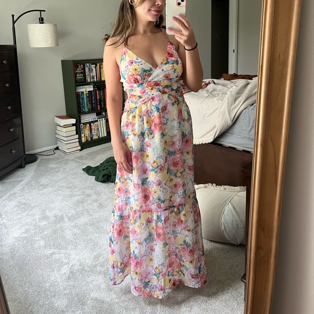 Lulu’s pink floral midi dress